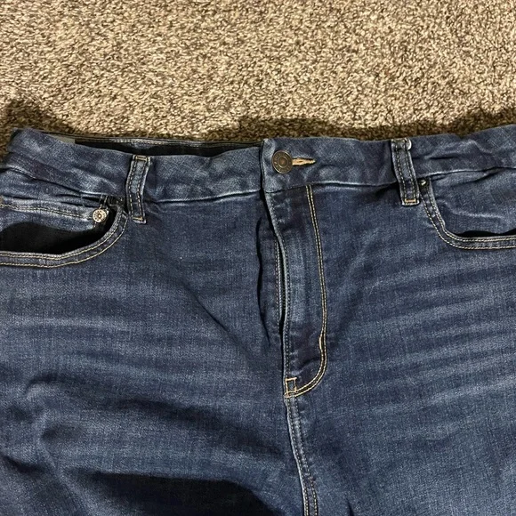 American Eagle Outfitters Blue Flare Jeans - Picture 4 of 8